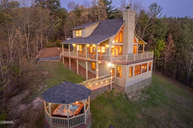 3670 Marian Lake Way, Sevierville, TN 37862