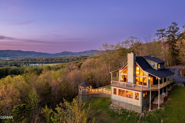 3670 Marian Lake Way, Sevierville, TN 37862