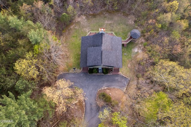 3670 Marian Lake Way, Sevierville, TN 37862