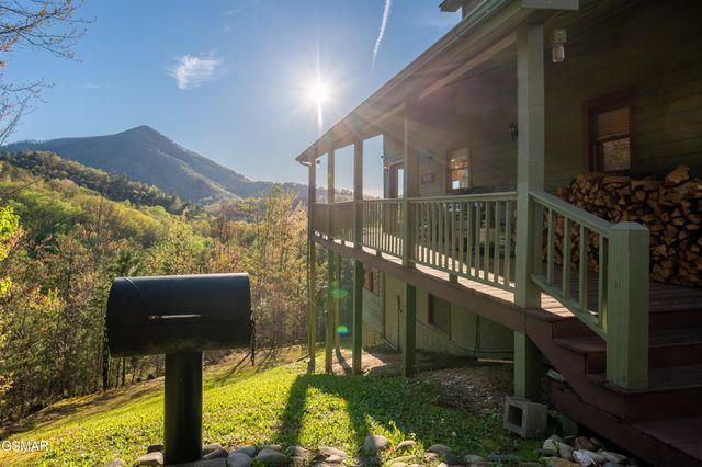 3670 Marian Lake Way, Sevierville, TN 37862