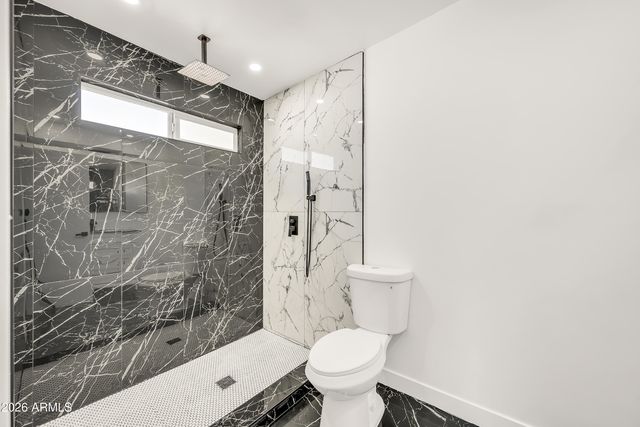 2813 N GREENFIELD Road, Phoenix, AZ 85006