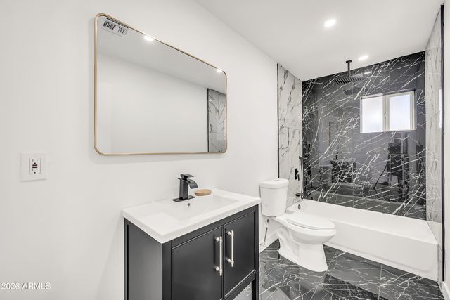 2813 N GREENFIELD Road, Phoenix, AZ 85006