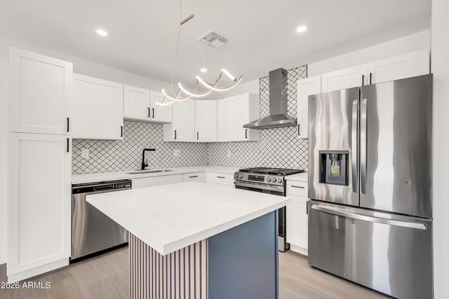 2813 N GREENFIELD Road, Phoenix, AZ 85006