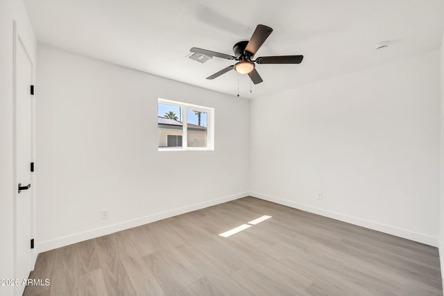 2813 N GREENFIELD Road, Phoenix, AZ 85006