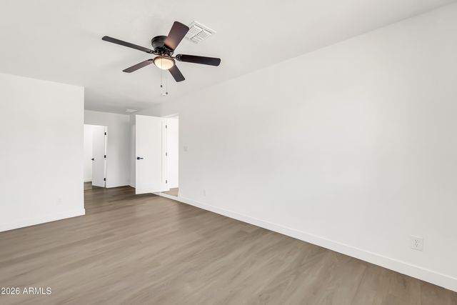 2813 N GREENFIELD Road, Phoenix, AZ 85006