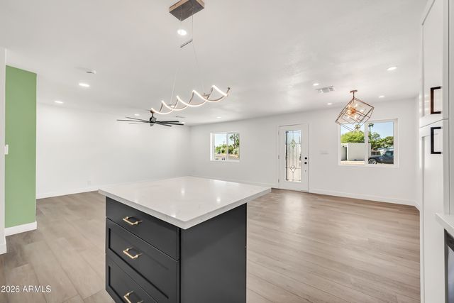 2813 N GREENFIELD Road, Phoenix, AZ 85006