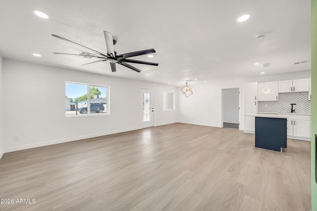 2813 N GREENFIELD Road, Phoenix, AZ 85006