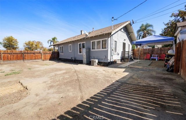 529 E Latham Avenue, Hemet, CA 92543