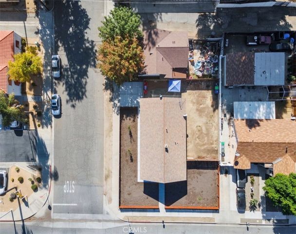 529 E Latham Avenue, Hemet, CA 92543