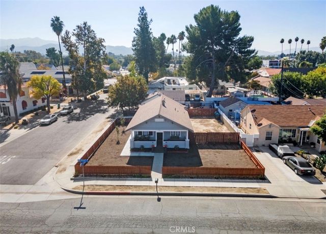 529 E Latham Avenue, Hemet, CA 92543