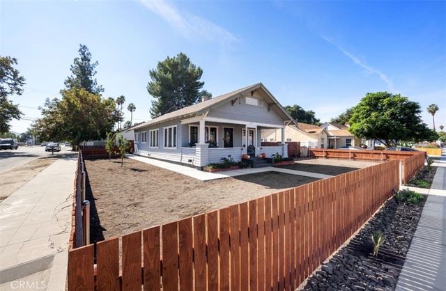 529 E Latham Avenue, Hemet, CA 92543