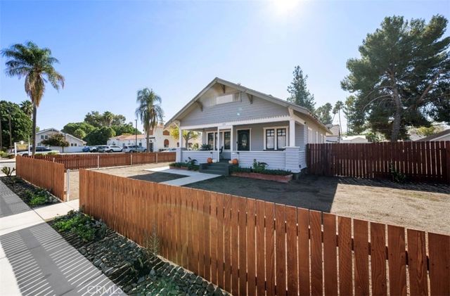 529 E Latham Avenue, Hemet, CA 92543