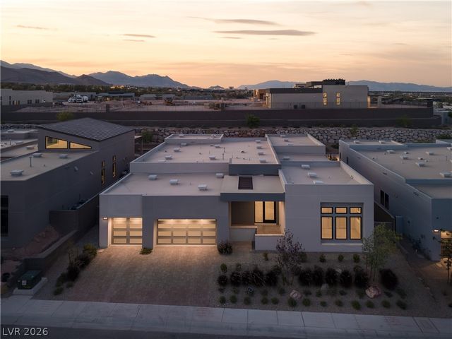 11050 Desert Heights Avenue, Las Vegas, NV 89135