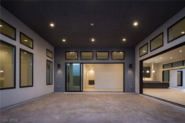 11050 Desert Heights Avenue, Las Vegas, NV 89135