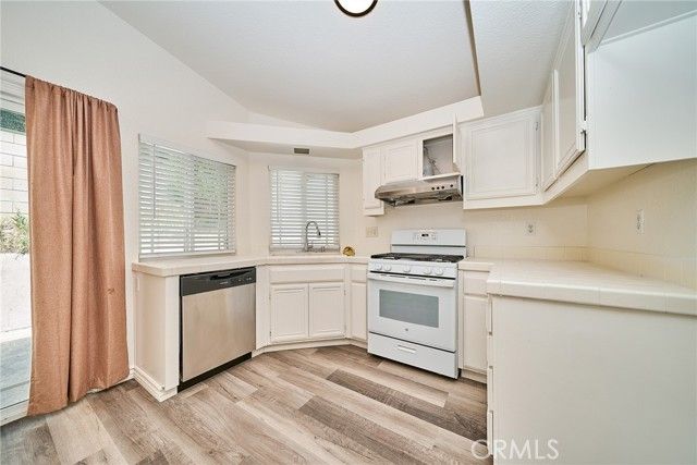 14318 Hillcrest, Fontana, CA 92337