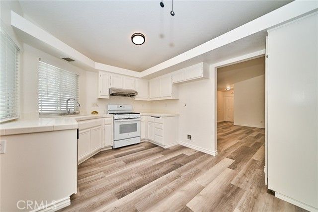 14318 Hillcrest, Fontana, CA 92337