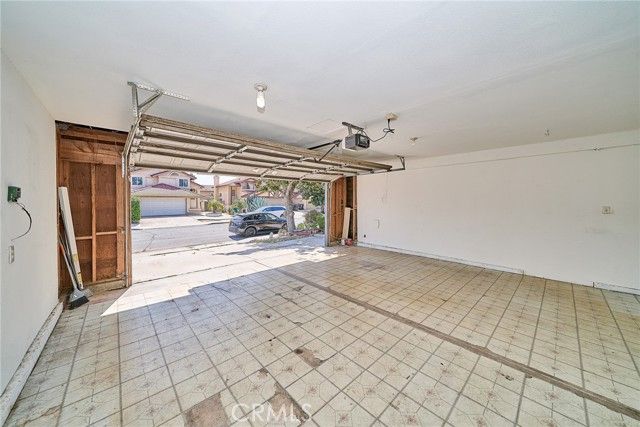 14318 Hillcrest, Fontana, CA 92337