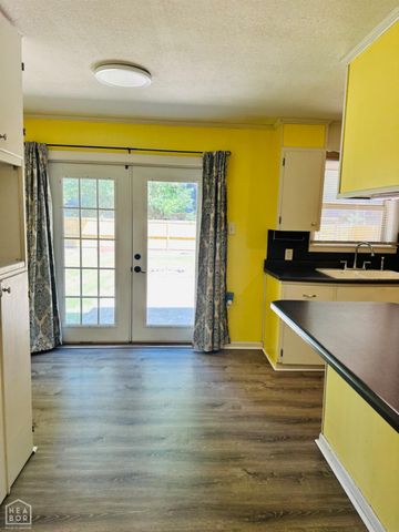 208 Forrest, Newport, AR 72112