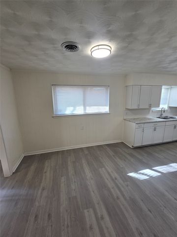 921 Poinsettia Drive, Lancaster, TX 75146