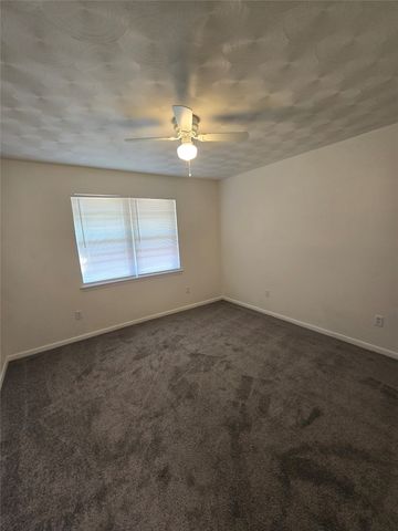 921 Poinsettia Drive, Lancaster, TX 75146