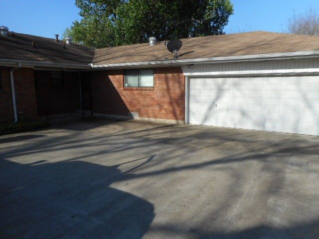 921 Poinsettia Drive, Lancaster, TX 75146