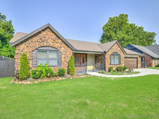 1012 N Forest Place, Jenks, OK 74037