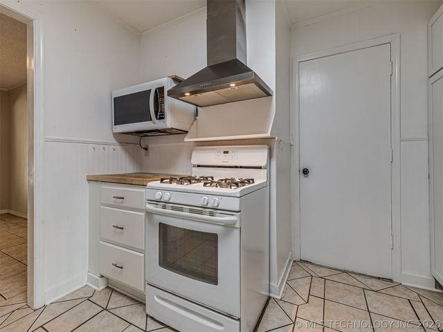 1012 N Forest Place, Jenks, OK 74037