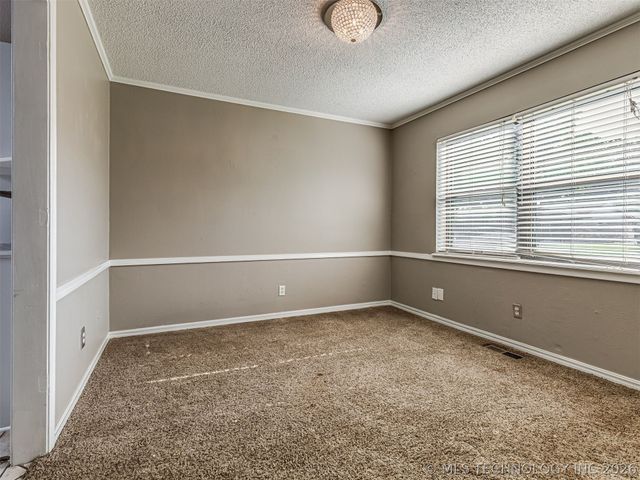 1012 N Forest Place, Jenks, OK 74037