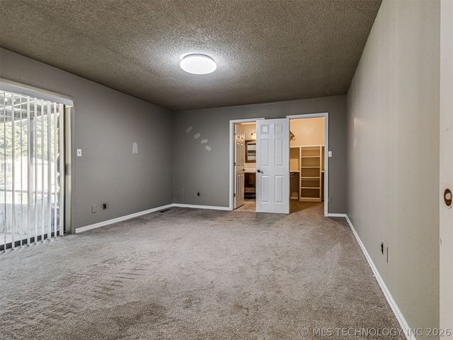 1012 N Forest Place, Jenks, OK 74037