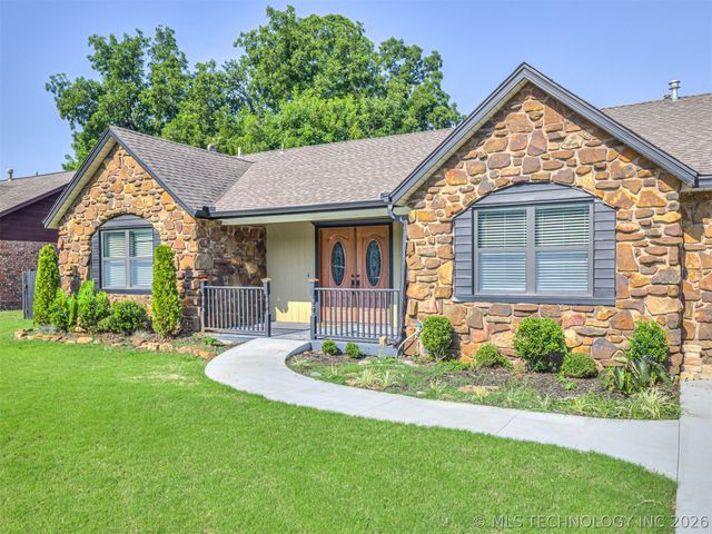1012 N Forest Place, Jenks, OK 74037