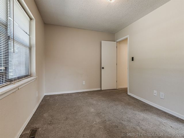 1012 N Forest Place, Jenks, OK 74037