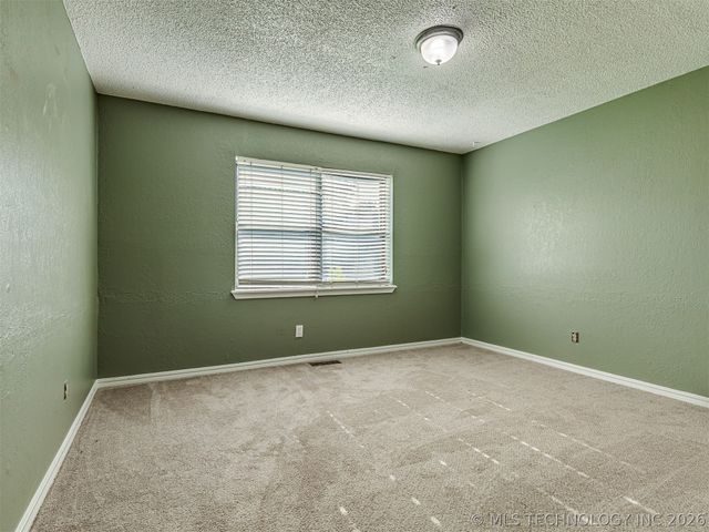 1012 N Forest Place, Jenks, OK 74037