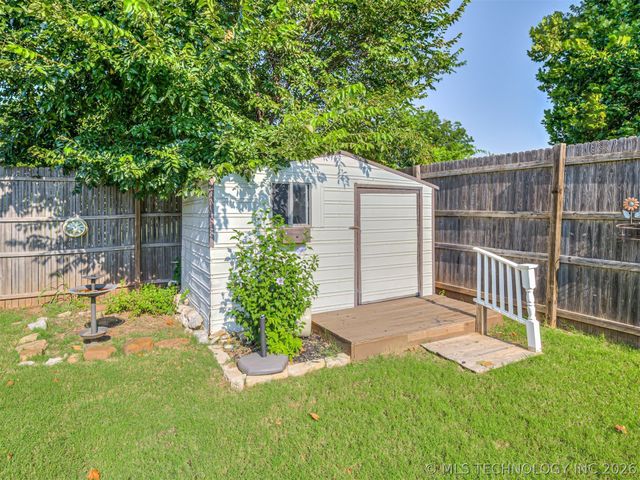 1012 N Forest Place, Jenks, OK 74037