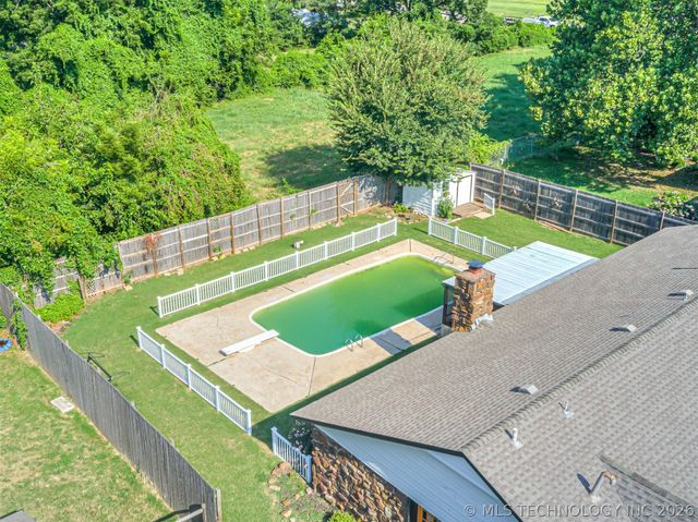 1012 N Forest Place, Jenks, OK 74037