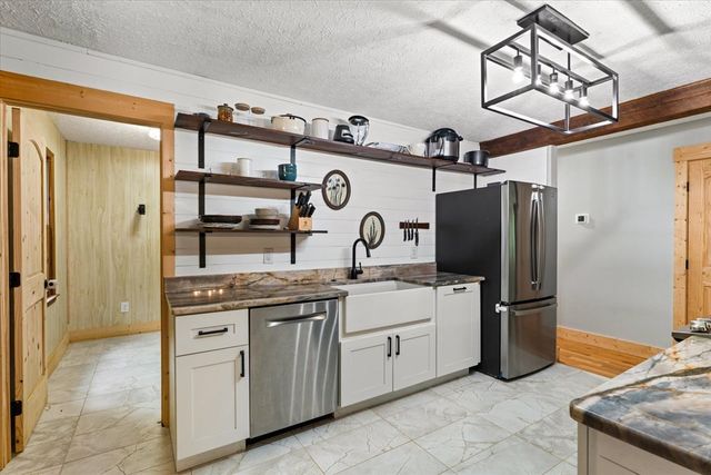 1008 Turkey Trot Drive, Blairsville, GA 30512