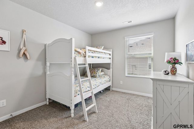 10807 S 177Th Street, Omaha, NE 68136