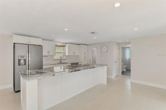 2920 GULF GATE DRIVE, Sarasota, FL 34231