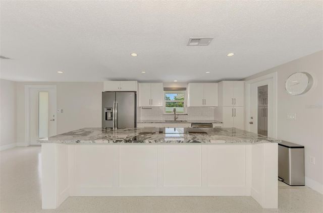 2920 GULF GATE DRIVE, Sarasota, FL 34231