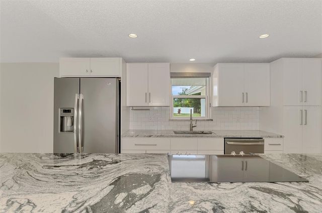 2920 GULF GATE DRIVE, Sarasota, FL 34231