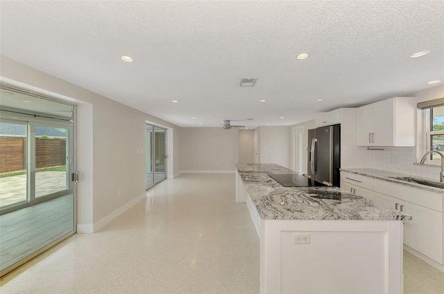2920 GULF GATE DRIVE, Sarasota, FL 34231