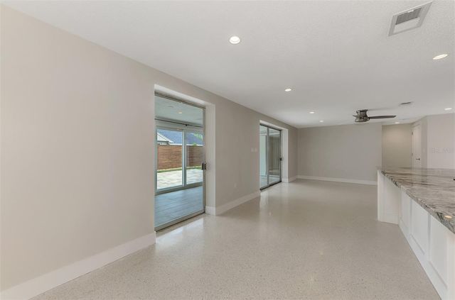 2920 GULF GATE DRIVE, Sarasota, FL 34231