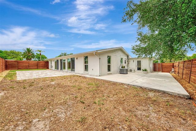 2920 GULF GATE DRIVE, Sarasota, FL 34231