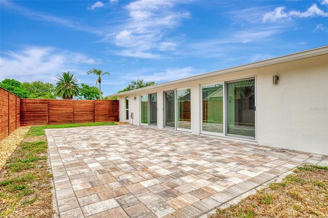 2920 GULF GATE DRIVE, Sarasota, FL 34231