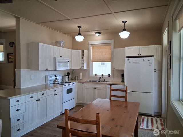 125 Barefoot Lane, Oroville, WA 98844