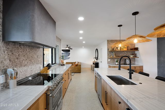 6242 E REDFIELD Road, Scottsdale, AZ 85254