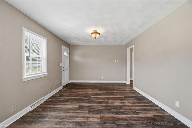 1114 Ferebee AVE, Chesapeake, VA 23324