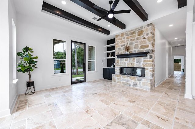 8903 Milby St, Needville, TX 77461