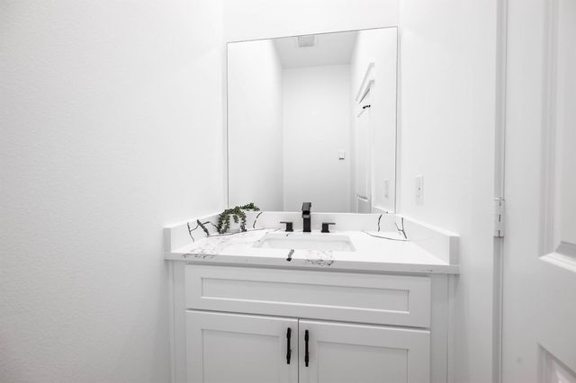 8903 Milby St, Needville, TX 77461