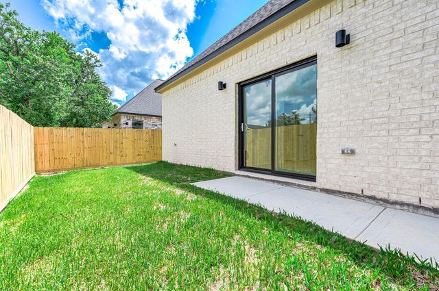 8903 Milby St, Needville, TX 77461