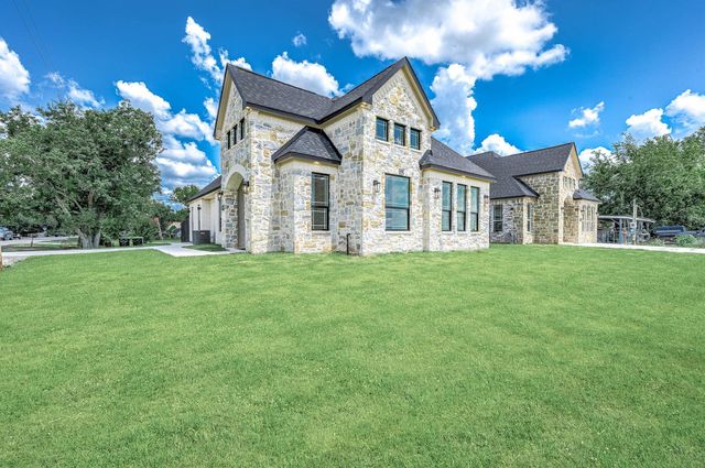 8903 Milby St, Needville, TX 77461